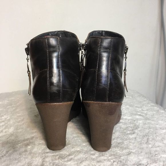 Black Friday STEAL! Ugg Meredith wedge waterproof leather bootie, size 8! - Picture 6 of 10